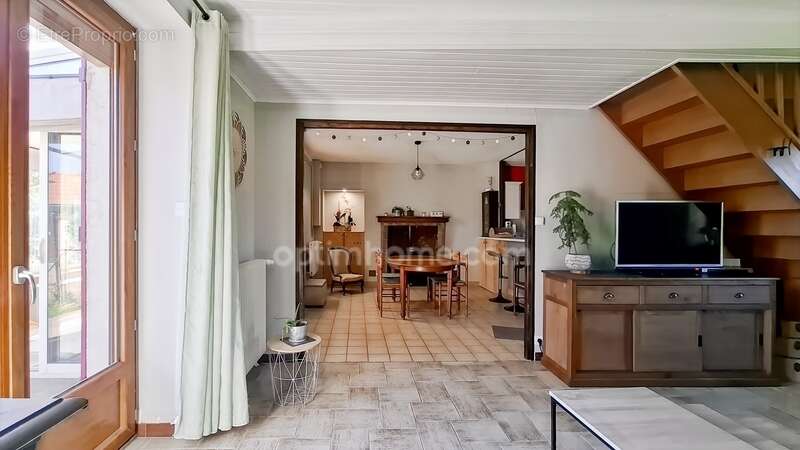 Maison à ESPINASSE-VOZELLE
