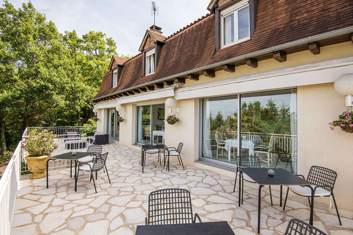 Villa Saint Vincent Du Pendit 10 pièce(s) 325 m2 - photo 4