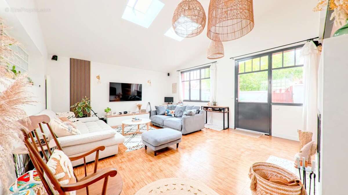 Maison à CHENNEVIERES-SUR-MARNE