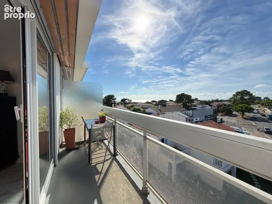 STUDIO rénové avec VUE MER à 150 m Pontaillac - photo 12