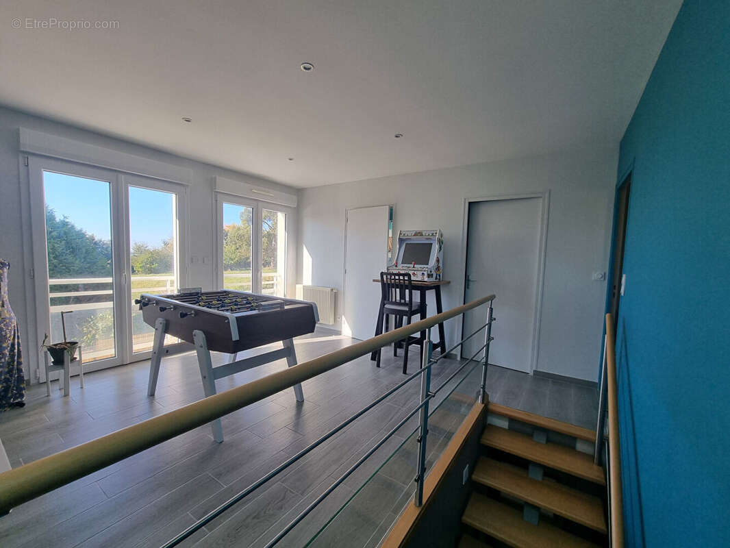 Maison à DRAGEY-RONTHON