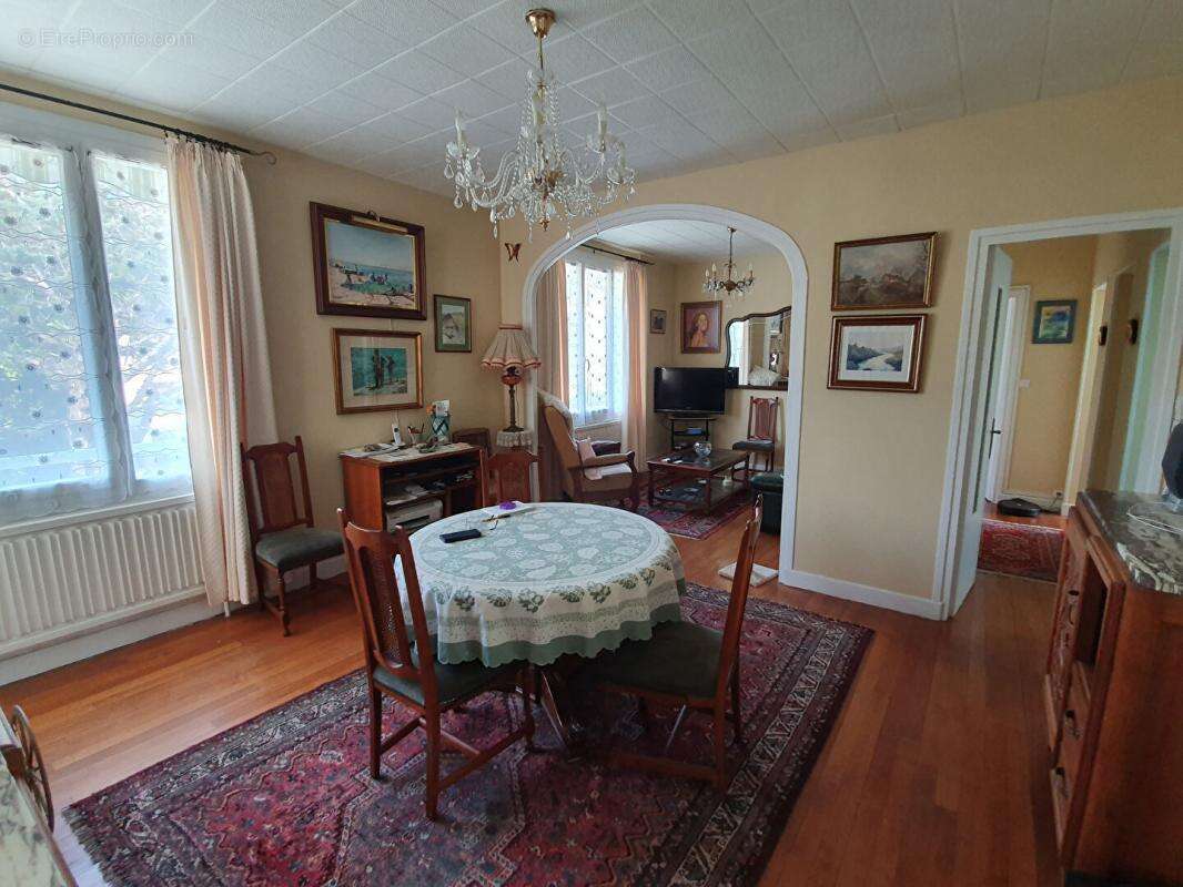 Maison à ARGENTON-SUR-CREUSE