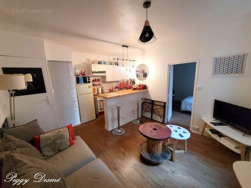Appartement à vendre 2 pièces LA ROCHELLE (17) Centre historique de La Rochelle - photo 2