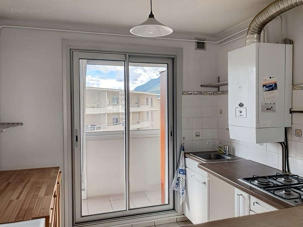 Appartement à SAINT-MARTIN-D&#039;HERES