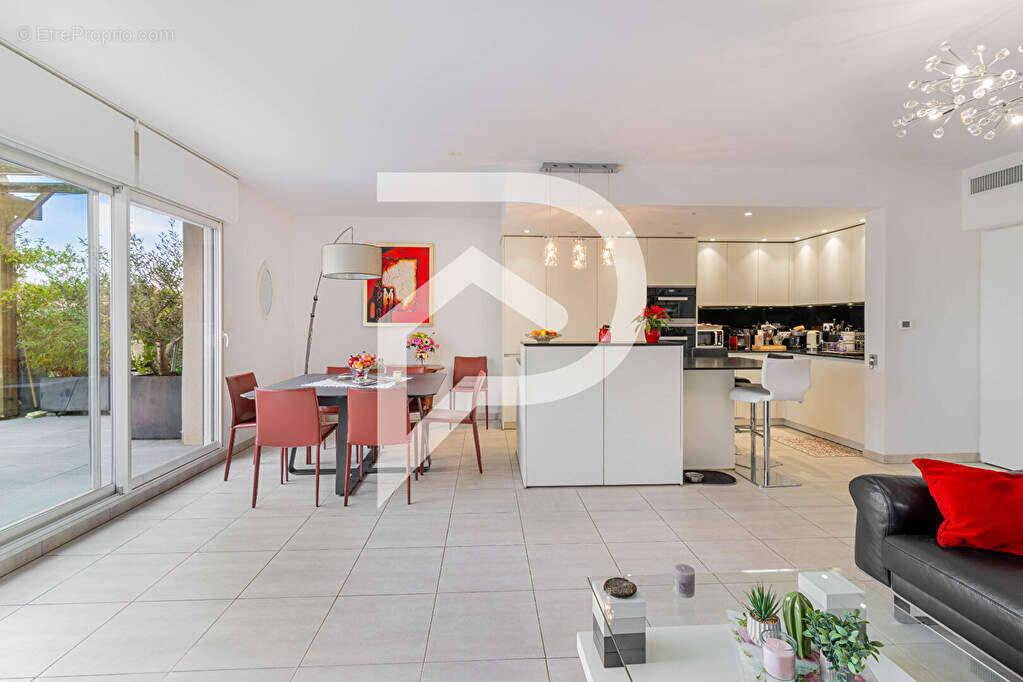 Appartement à MARSEILLE-7E