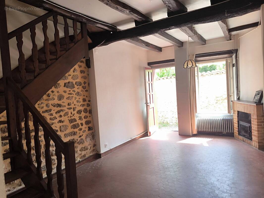 Maison à SAINT-JUNIEN