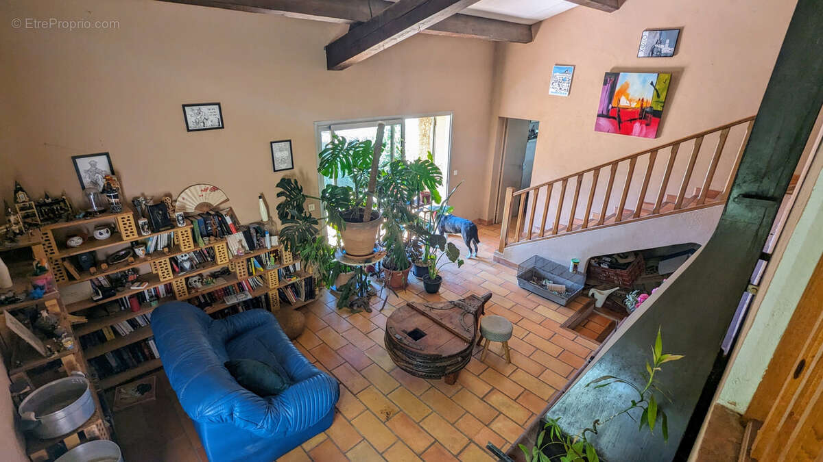 Maison à LE REVEST-LES-EAUX