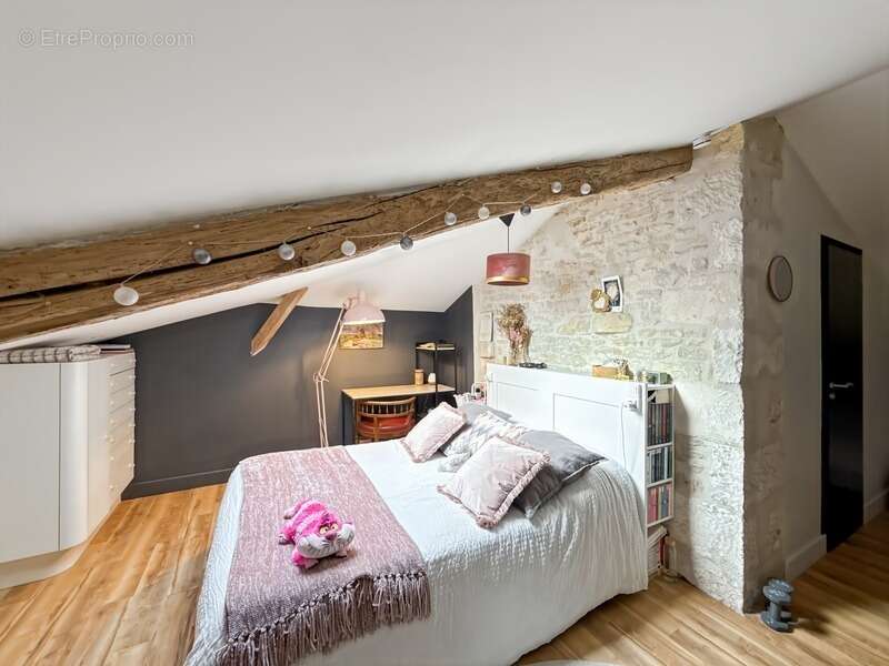 Maison à SAINT-SAUVEUR-D'AUNIS