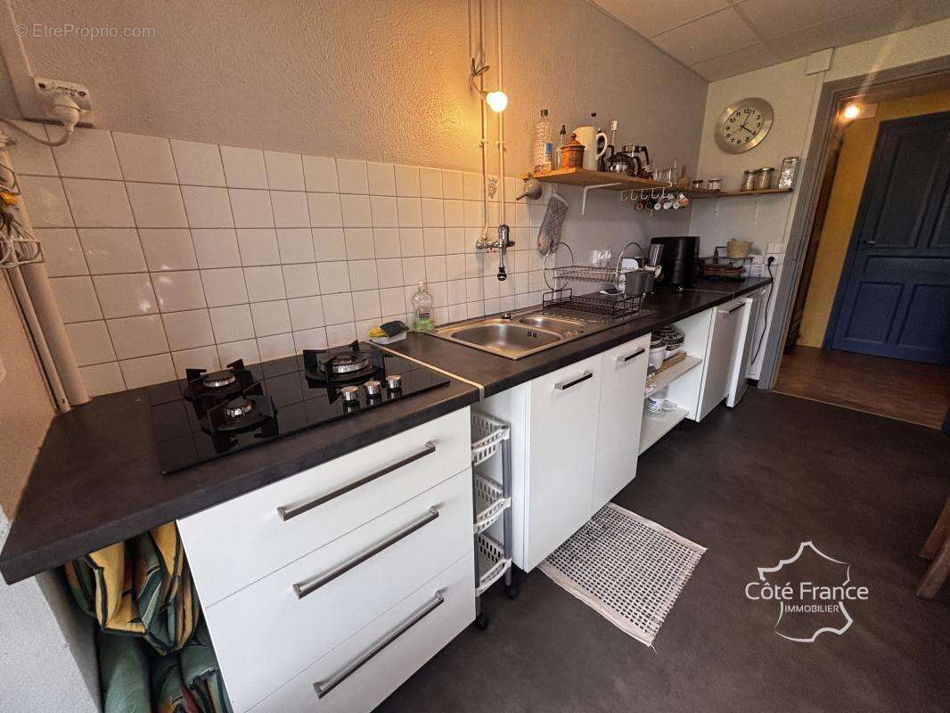 Maison à SAINT-ETIENNE-DE-MAURS