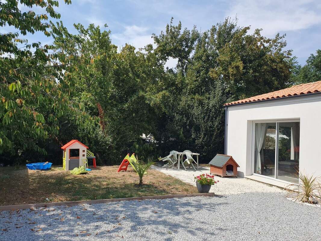 Maison 91 m² à Le Chay  - photo 2