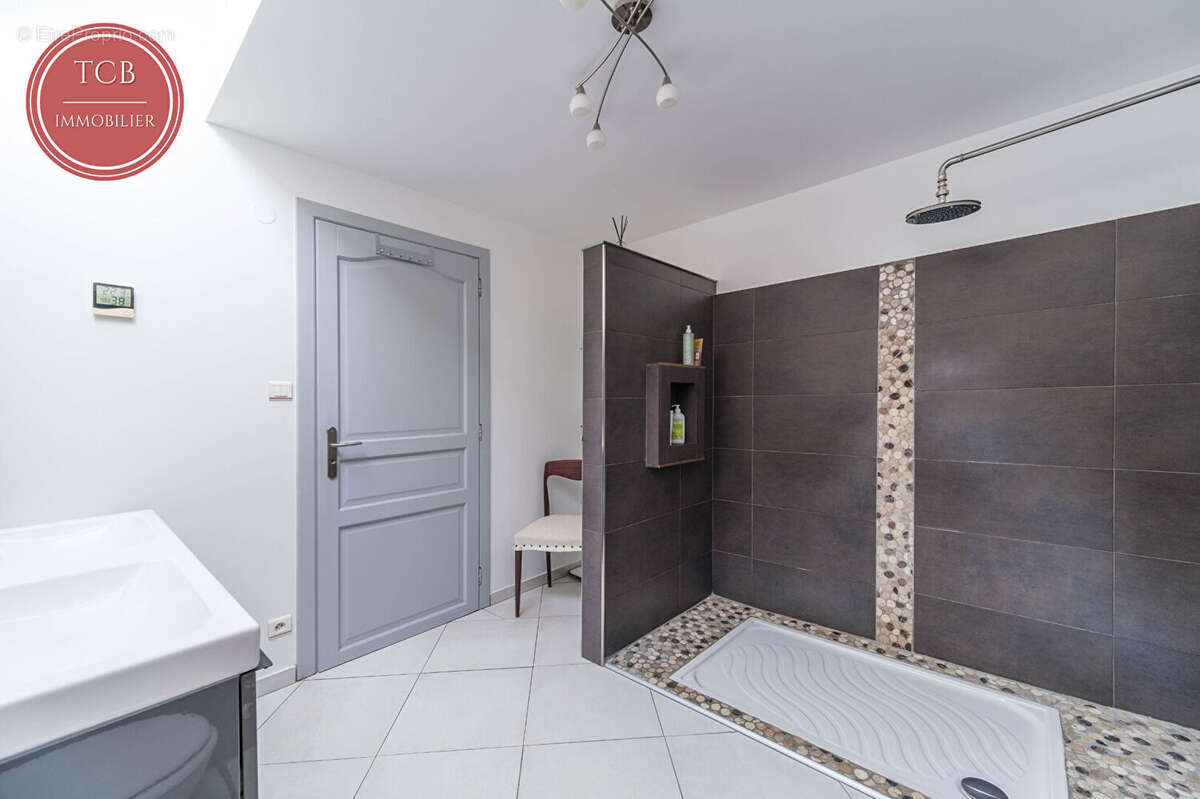 Maison Bernwiller 8 pièce(s) 230 m2 - photo 5