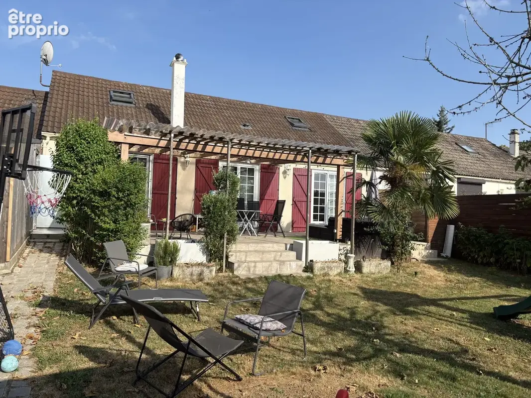 Maison à VILLENEUVE-LE-COMTE