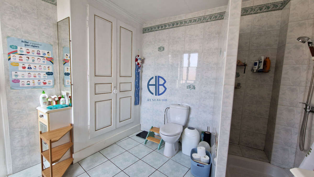 Grande maison de ville avec garage à Trept - photo 14