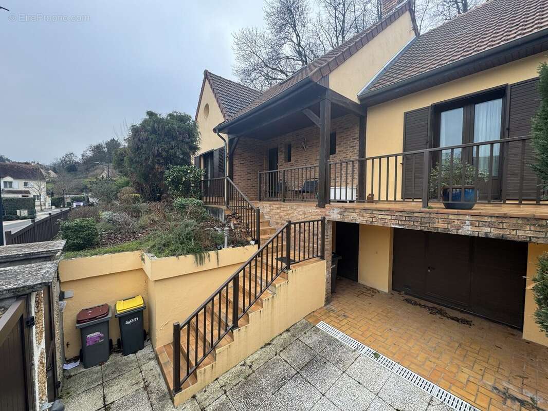 Maison à GOMETZ-LE-CHATEL