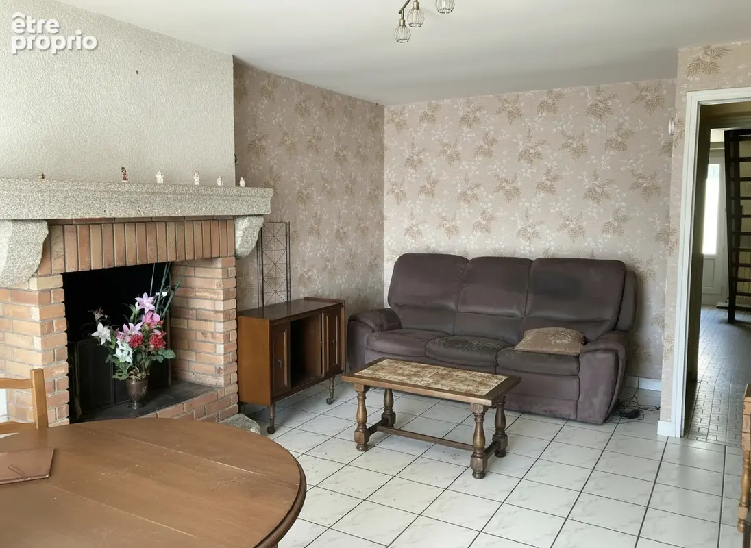 Remouillé Centre - Maison 3 chambres avec jardin et dépendances. - photo 2