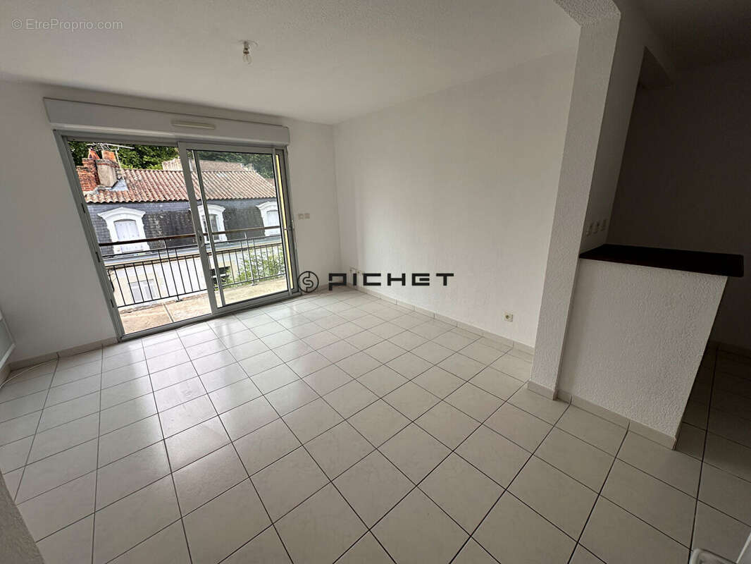 Appartement dernier étage avec terrasse - Parking réservé en sous sol - photo 8