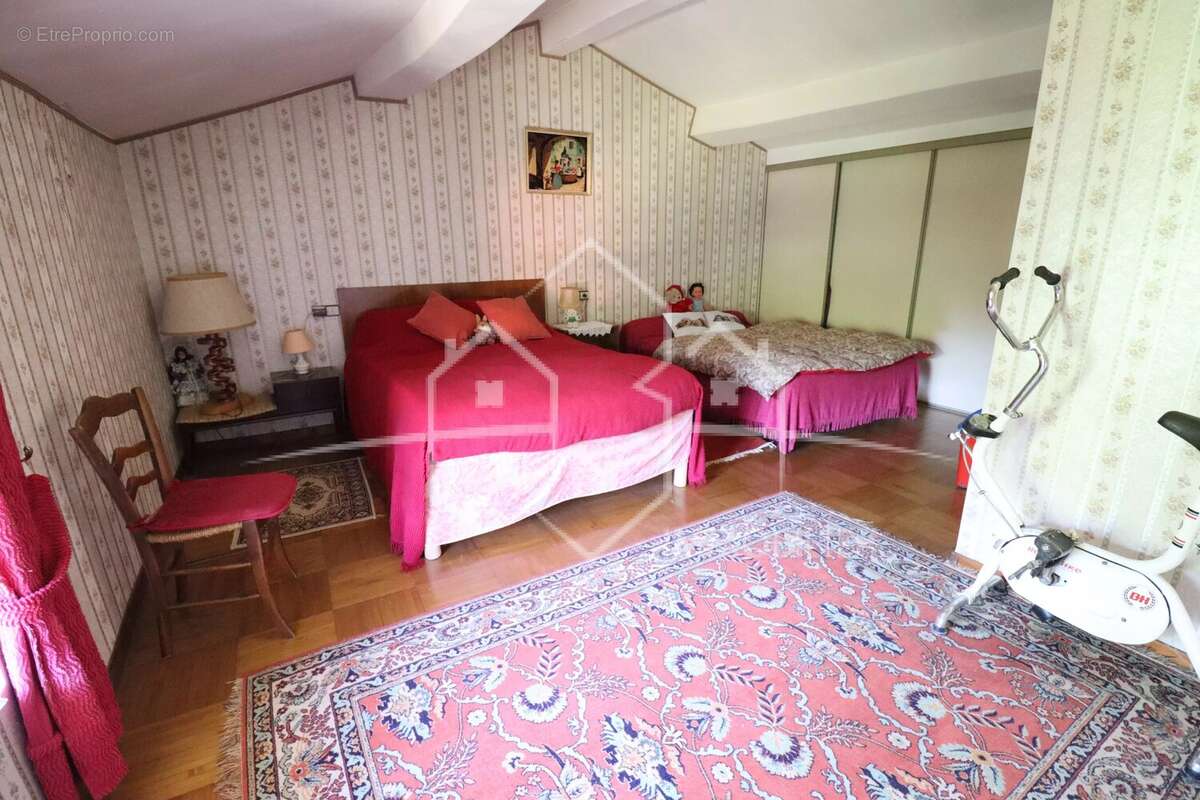 Maison à LAPEYROUSE-MORNAY