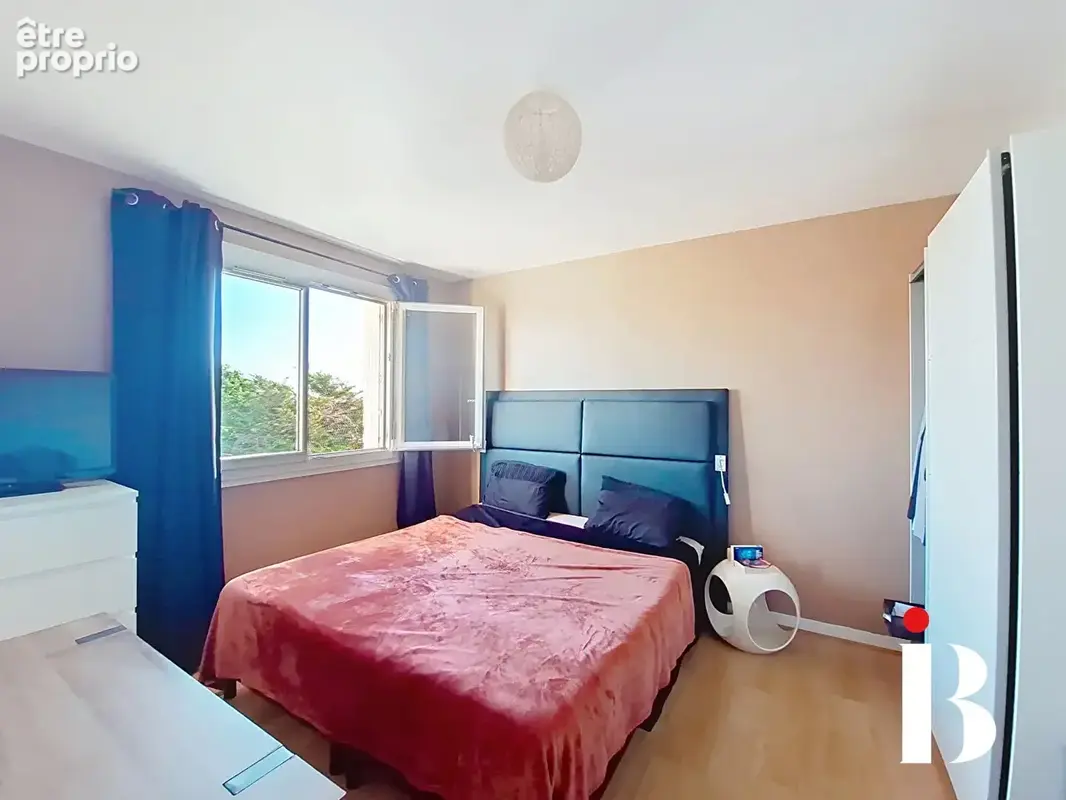 Appartement traversant rénové au dernier étage - photo 6