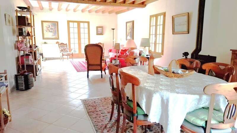 Maison à FEUCHEROLLES