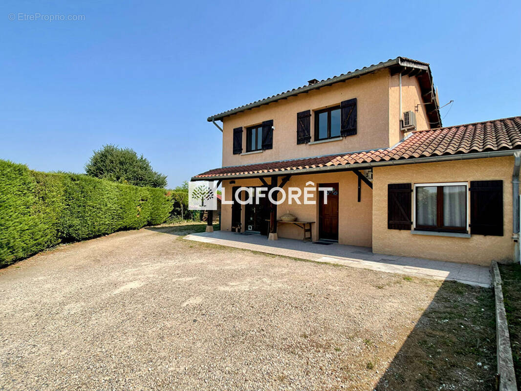 Maison à SAINT-DIDIER-DE-FORMANS