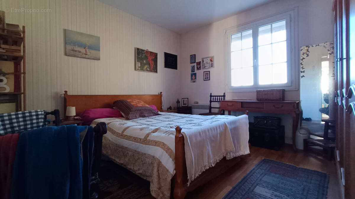 Maison à LA CHAPELLE-GONAGUET