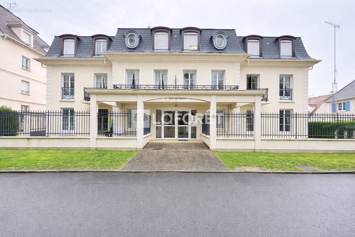 Appartement à LAMORLAYE
