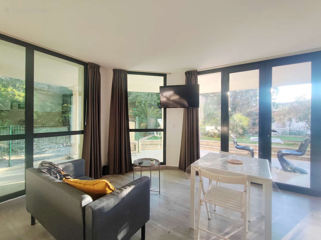 Appartement à CARRY-LE-ROUET