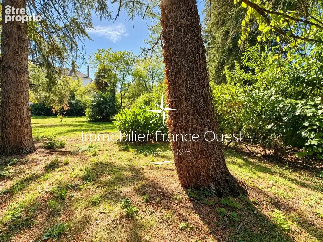 Élégante maison bourgeoise avec jardin au cœur de Candé (49) - photo 4