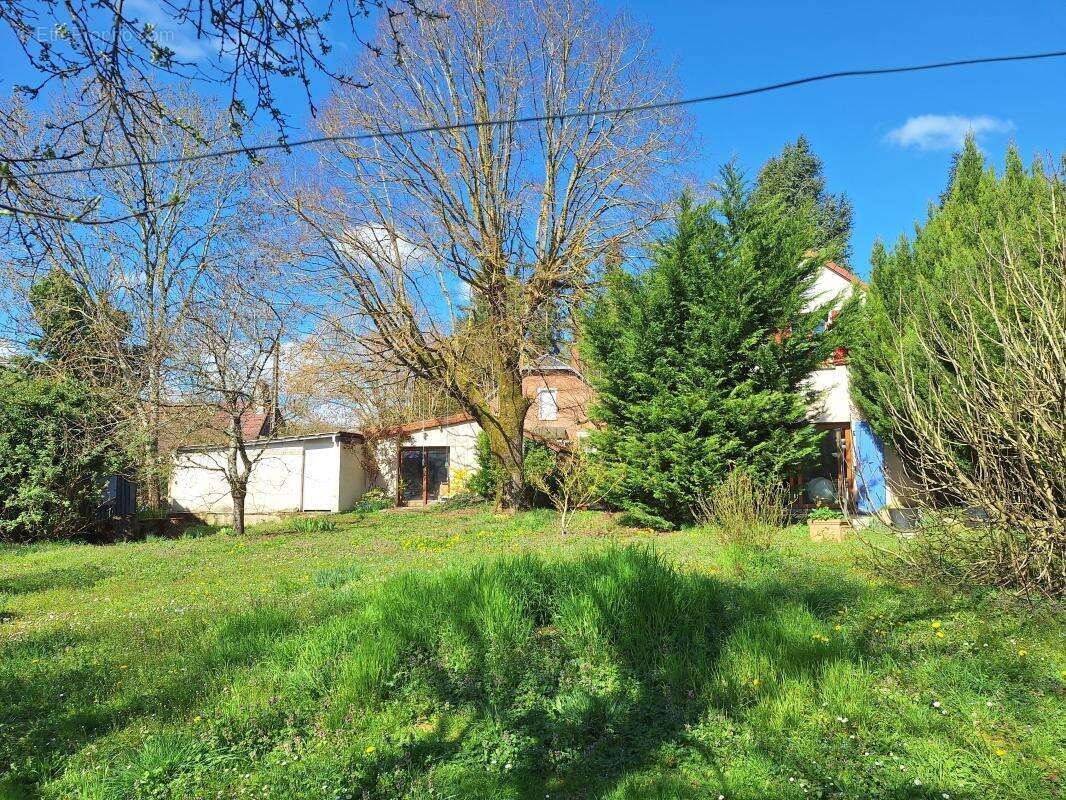 Maison à JALOGNES