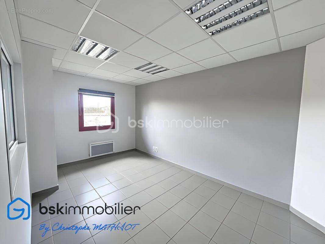Bâtiment industriel de 1 700 m² sur terrain de 6 230 m² – Nombreuses possibilités d’exploitation ! - photo 28