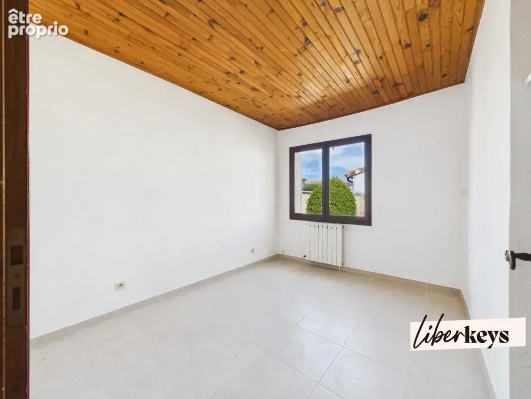  Maison familiale T5 plain-pied, piscine et garage - photo 6