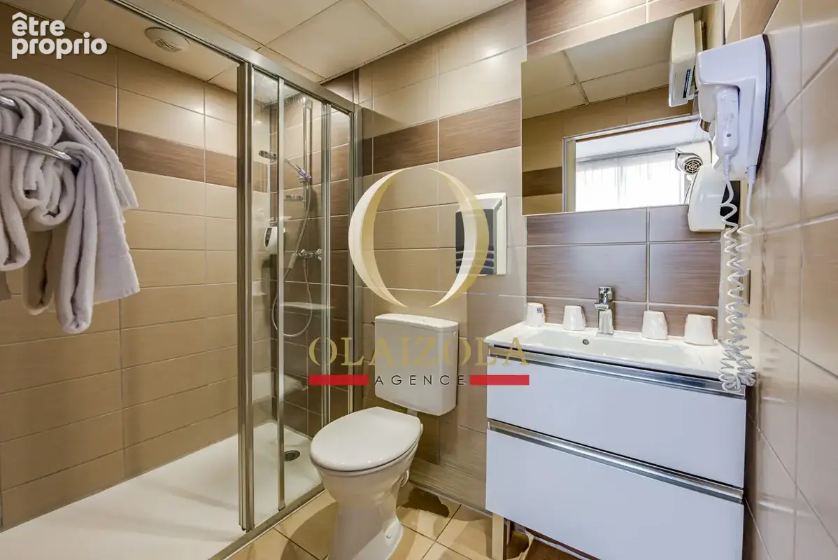 Lourdes - immeuble d'hotel : 2760m2 - 96 chambres - photo 15