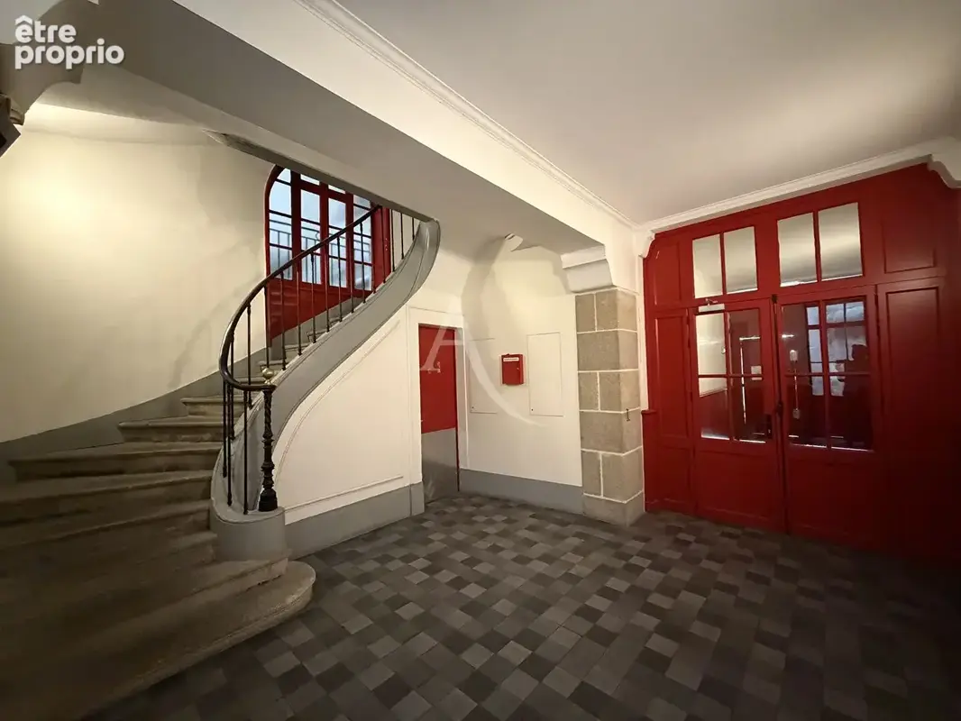Exclusivité, quartier Graslin, idéal investissement locatif ou première acquisition : charmant studio lumineux de 25 m2 au derni - photo 6