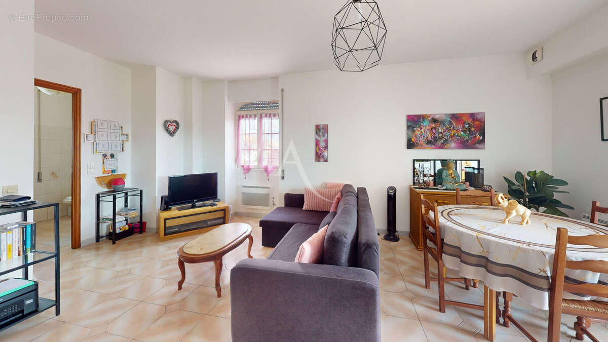 Appartement à PARAY-VIEILLE-POSTE
