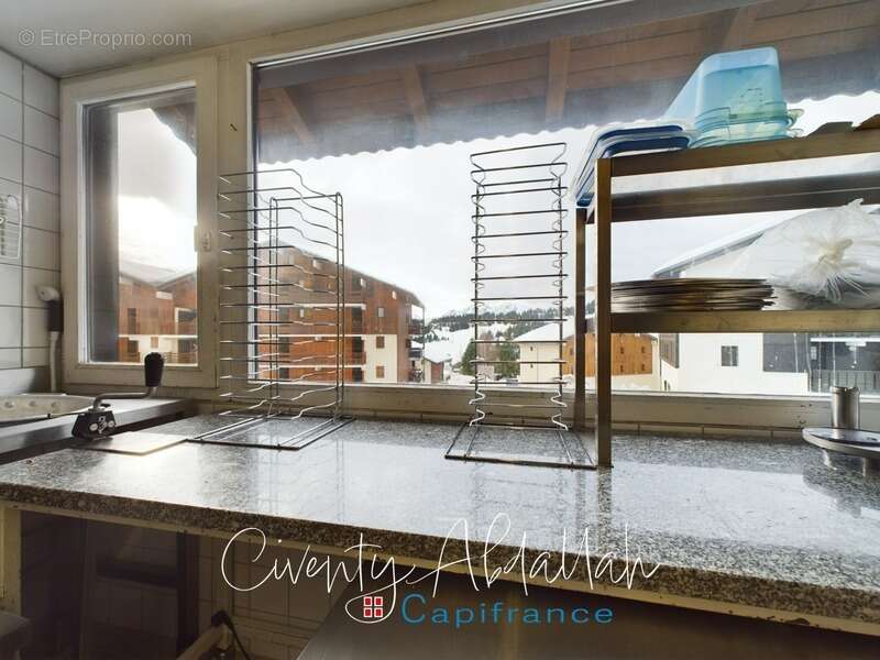 Commerce à HAUTELUCE