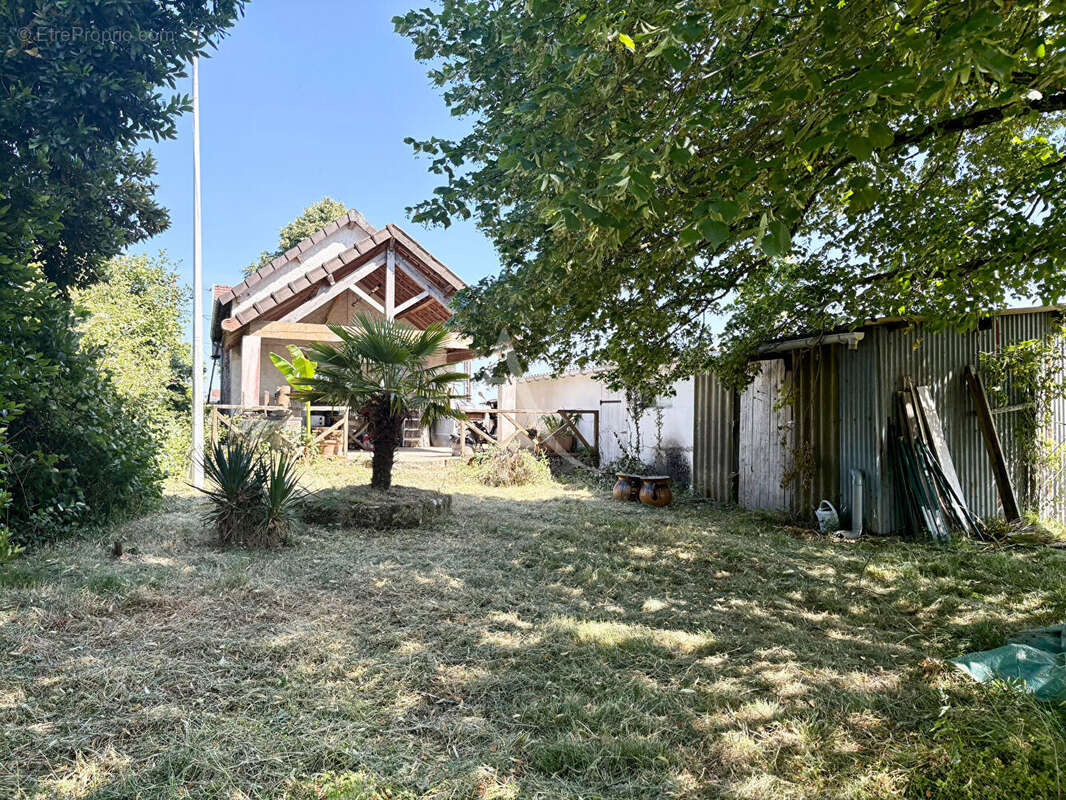 Maison à SAINT-JULIEN-DE-CHEDON