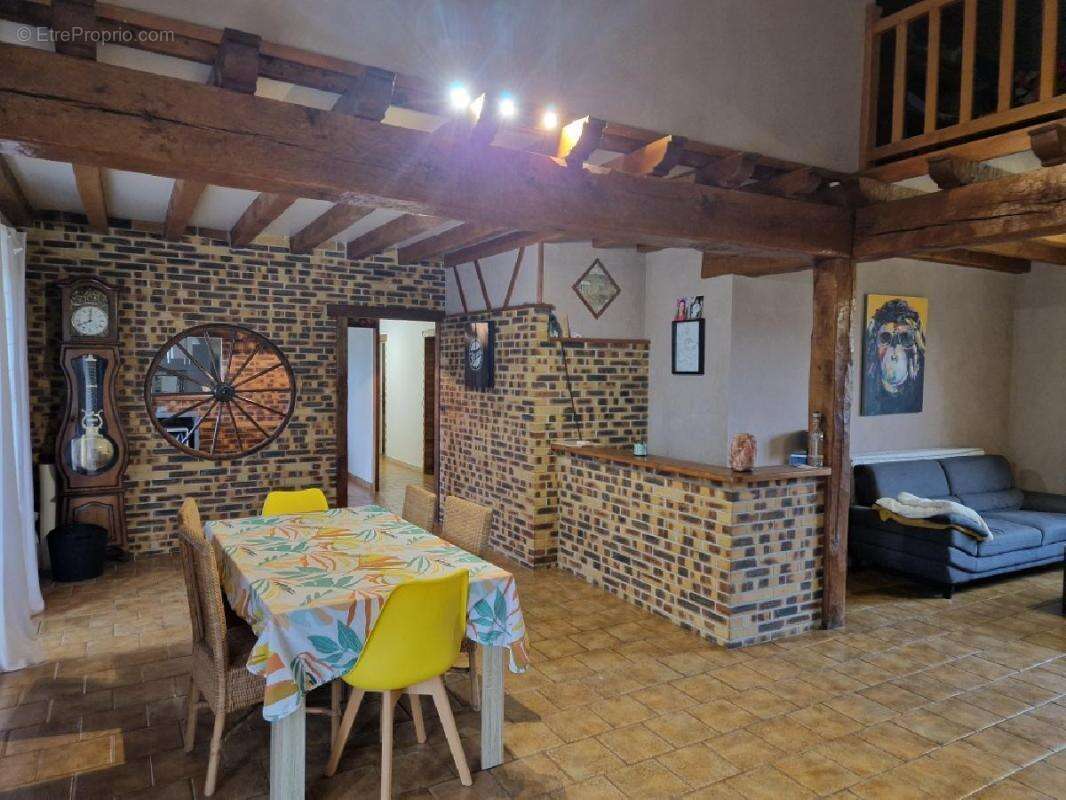 Maison à VAUPILLON