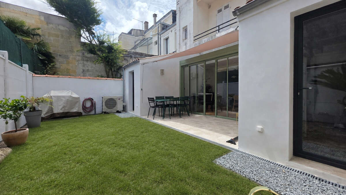 Appartement à BORDEAUX