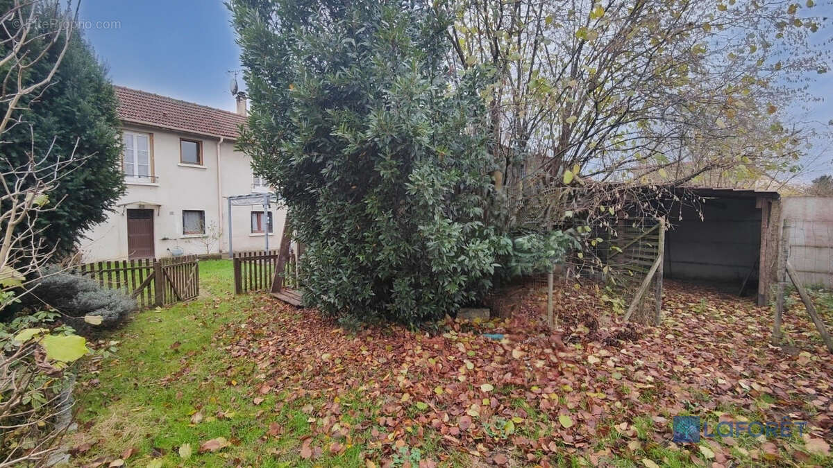 Maison à OLLAINVILLE