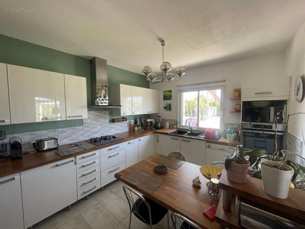 A vendre bandol 83150 villa 5 pieces 2500 m2 de terrain piscine maison d amis - photo 14