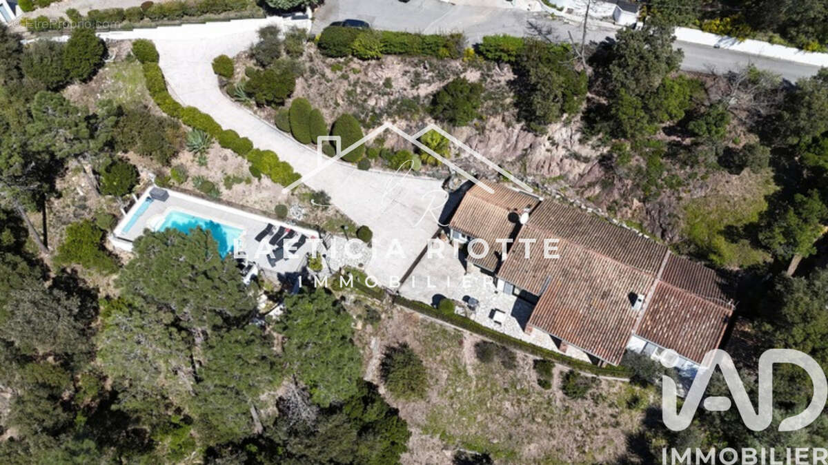 Photo 3 - Maison à FREJUS