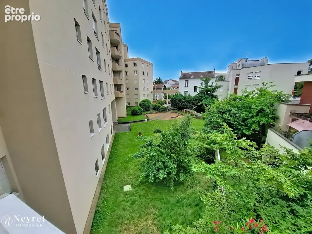 Opportunité à saisir, Proche de LYON Bérard et  la fac de Médecine : Idéal  pour de la colocation pour ce T3 - photo 15