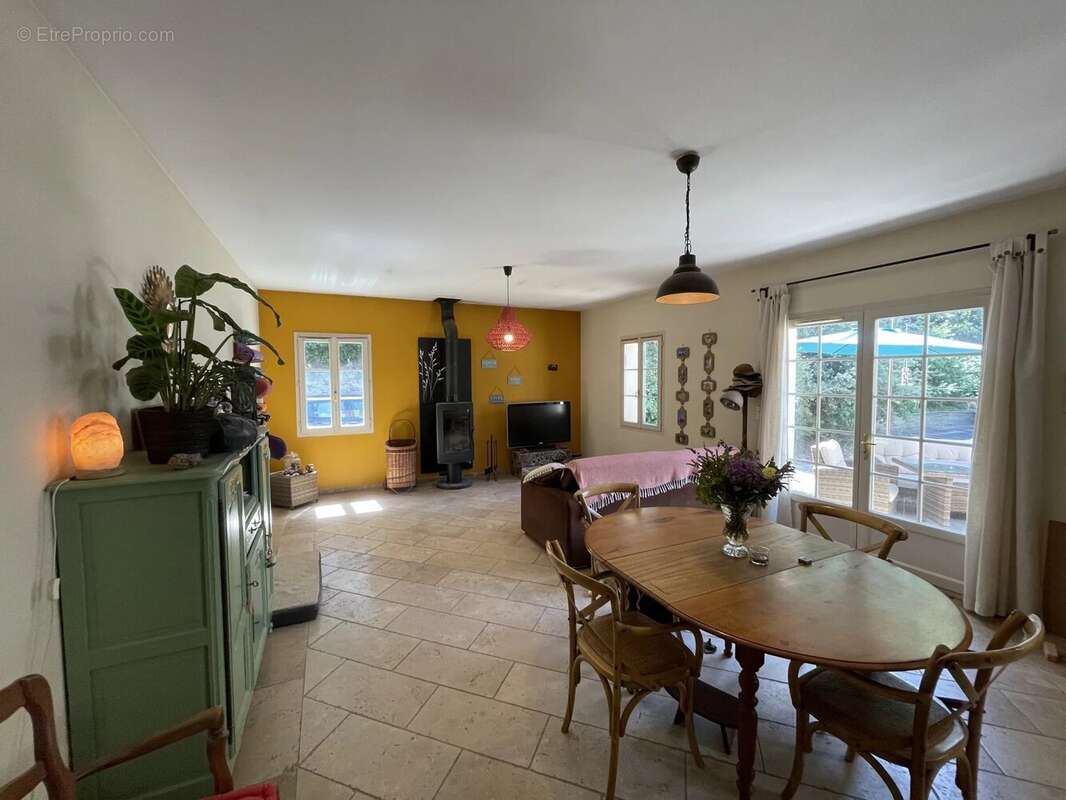 Maison à ROBION