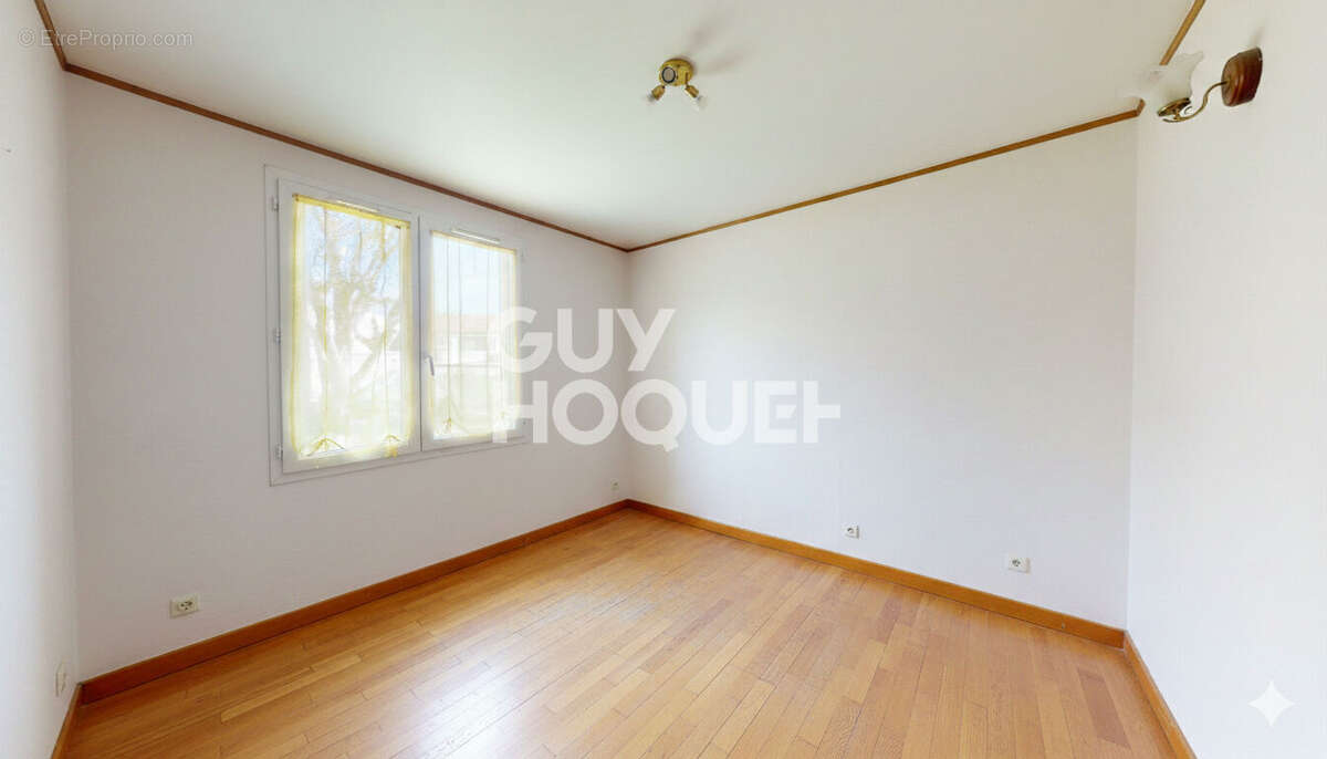 Maison 4 chambres, bureau, au calme, grand garage - photo 8