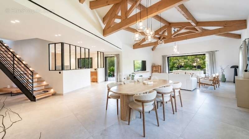 Maison à MOUGINS
