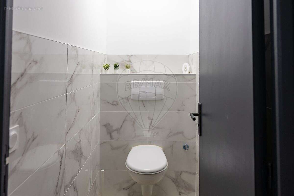 Appartement à MARSEILLE-4E