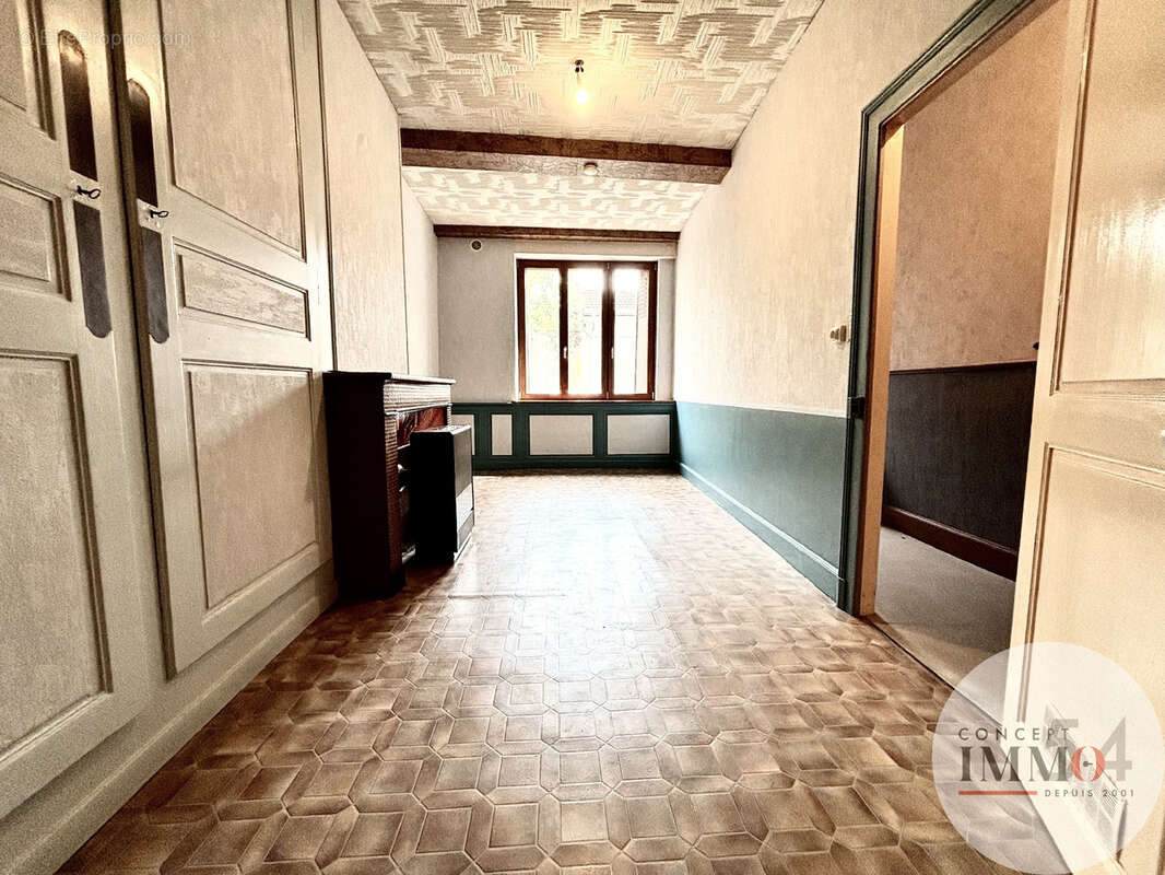 TOUL - Maison de ville 104 m2 à rénover - photo 3