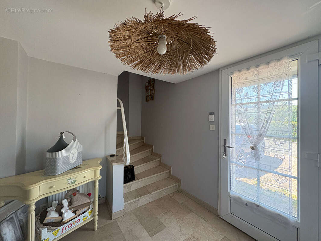 Maison avec 3 chambres et piscine située à 2 minutes de PONT DE ROIDE - photo 2