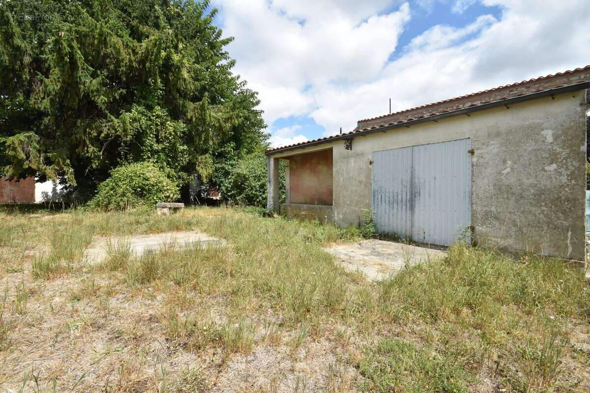 Maison 93 m² à Tonnay-Charente  - photo 4