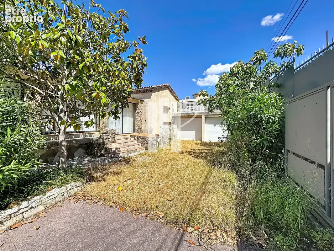 villa de 250m2 divisée en 2 appartements avec piscine. - photo 17